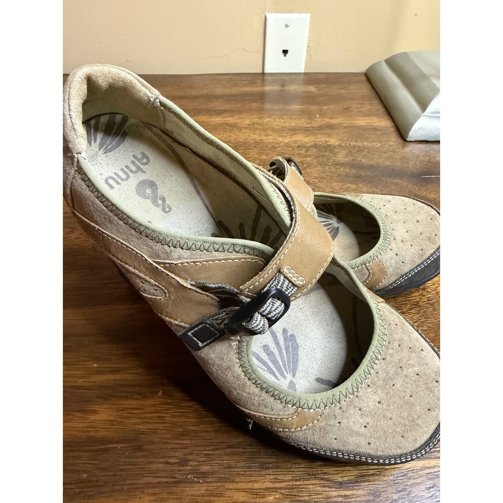 Ahnu Karma Mary Jane Flats Tan Suede Leather Buckle Strap Womens Shoes